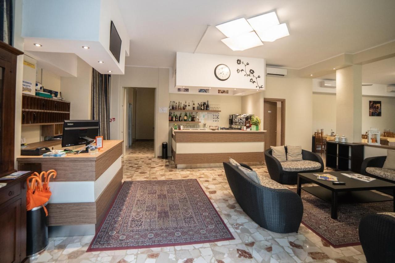Hotel Sayonara Milano Marittima Luaran gambar